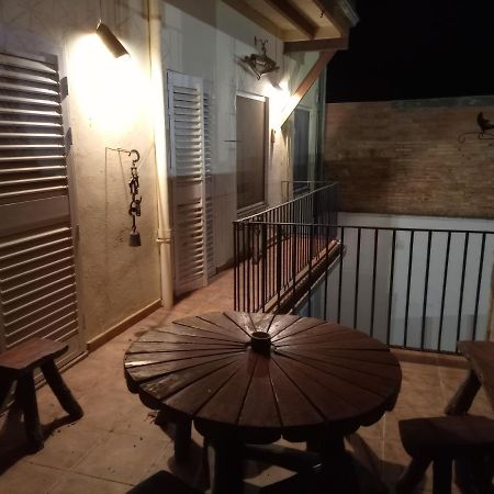 Casa Aymerich Bellpuig ภายนอก รูปภาพ