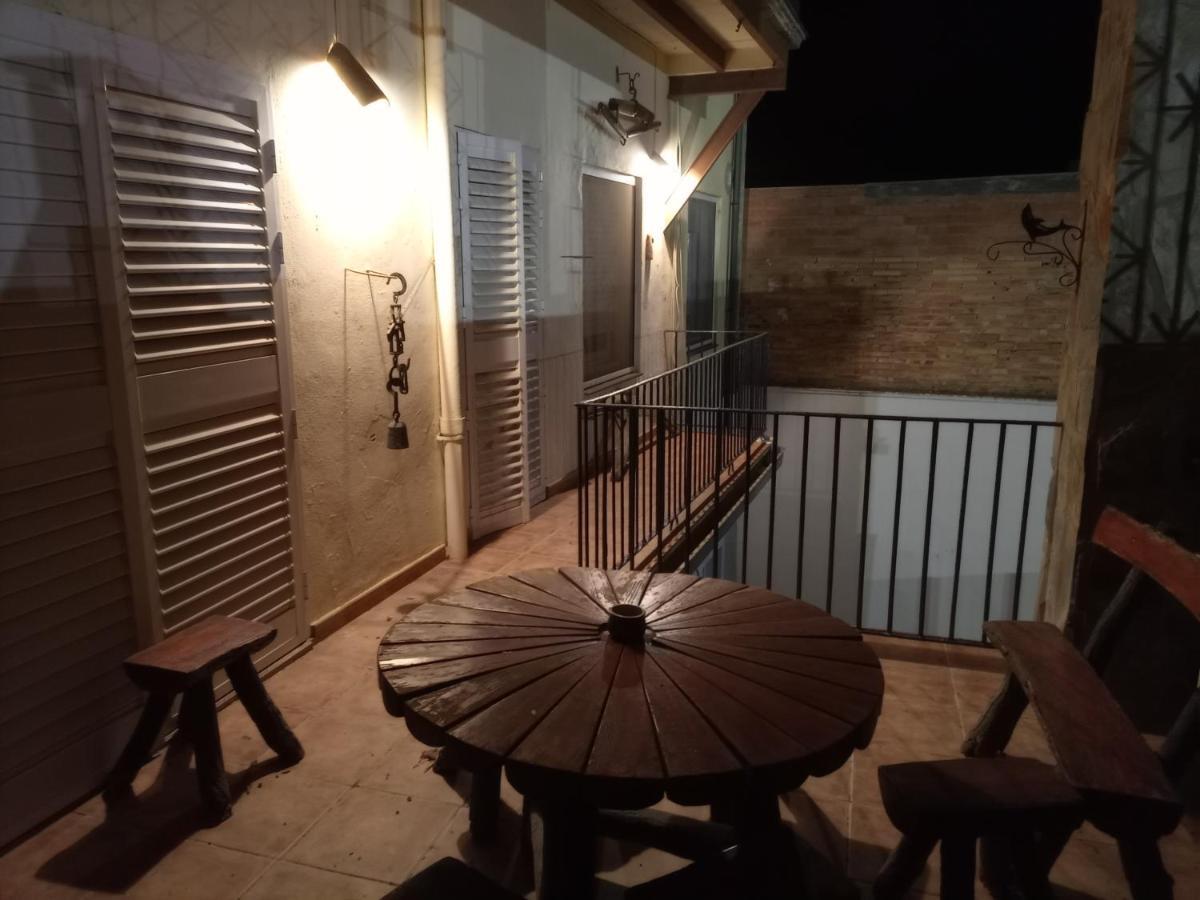 Casa Aymerich Bellpuig ภายนอก รูปภาพ